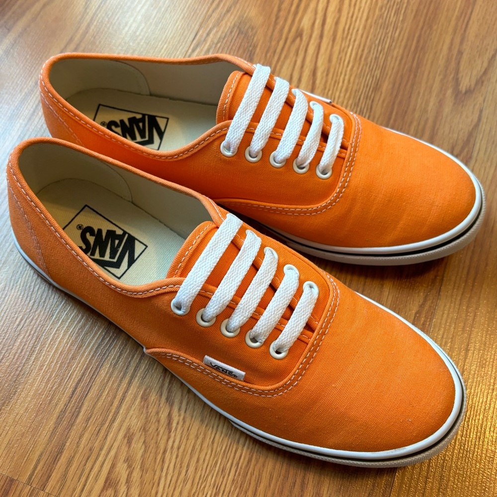 VANS Authentic Shoe